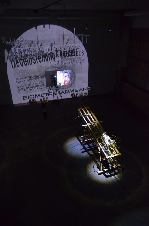 Omegasimulator, Installation von Stefan Zöllner, exhibition view, Kunststation